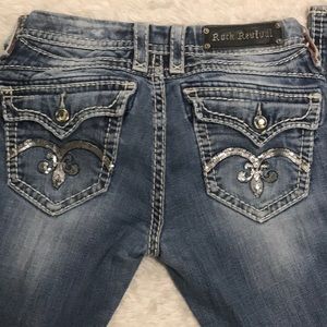 ⭐️Rock Revival Straight Leg Jeans⭐️